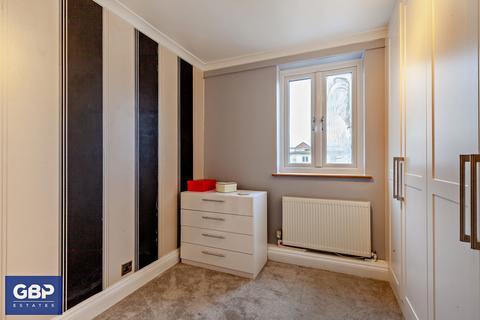 32 Harebell Way, Romford, RM3 8AS