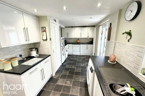 40 Briscoes Avenue, Bristol, BS13 0LF