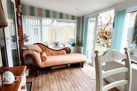 40 Briscoes Avenue, Bristol, BS13 0LF