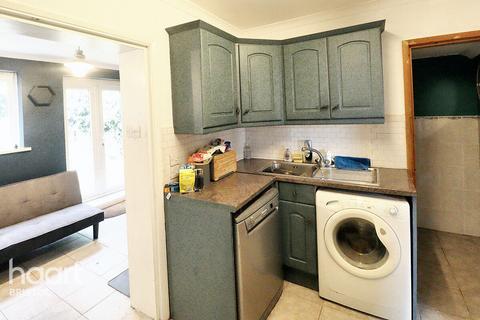 8 Bideford Crescent, Bristol, BS4 1HQ