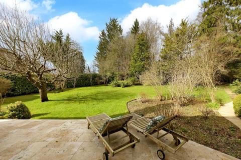 128 Gregories Road, Beaconsfield, HP9 1HT