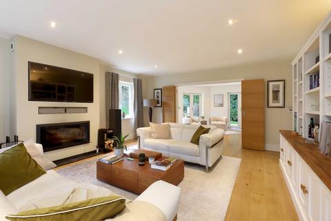 128 Gregories Road, Beaconsfield, HP9 1HT
