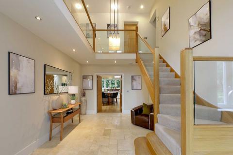 128 Gregories Road, Beaconsfield, HP9 1HT