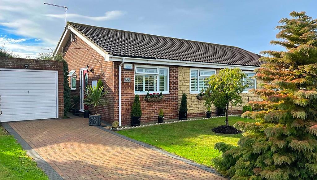 Lawrence Gardens, Herne Bay, CT6 6NL 2 bed semi-detached bungalow for ...