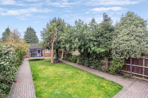 4 bedroom semi-detached house for sale, Upton Court Road, Langley