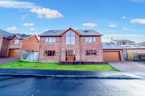 6 bedroom detached house for sale, Rhiw Franc Place, Abersychan, NP4