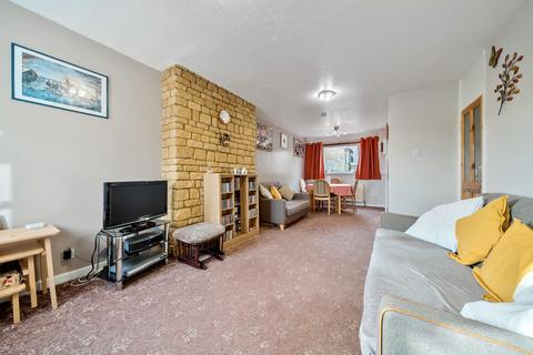 4 bedroom terraced house for sale, Kent Drive, Pudsey, West Yorkshire, LS28