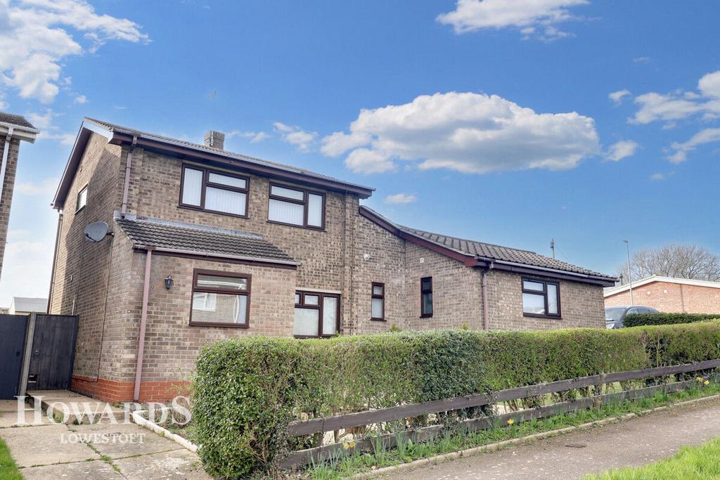 Dunwich Way, Lowestoft 5 bed detached house for sale £330,000