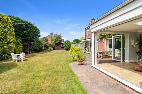 3 Crispin Close, Beaconsfield, HP9 1SY