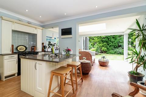 3 Crispin Close, Beaconsfield, HP9 1SY