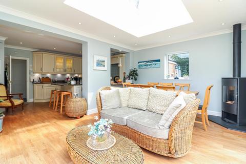 3 Crispin Close, Beaconsfield, HP9 1SY