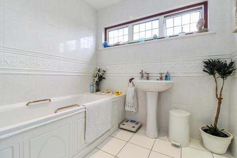 3 Crispin Close, Beaconsfield, HP9 1SY
