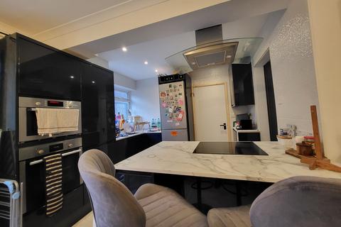 33 Abbots Wood Road, Luton, LU2 0LT