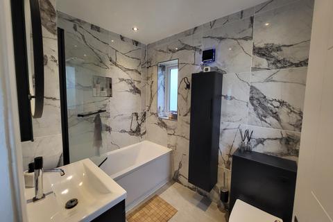 33 Abbots Wood Road, Luton, LU2 0LT