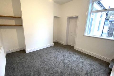 22 Dogford Road, Royton, Oldham, OL2 6UA