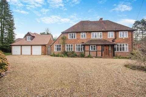 Dryden House Burtons Way, Chalfont St Giles, HP8 4BW