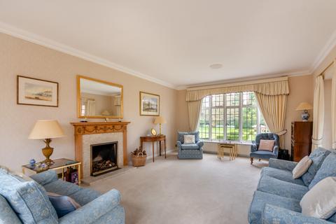 Dryden House Burtons Way, Chalfont St Giles, HP8 4BW