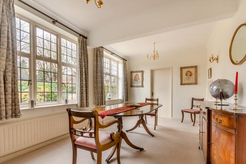 Dryden House Burtons Way, Chalfont St Giles, HP8 4BW