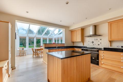 Dryden House Burtons Way, Chalfont St Giles, HP8 4BW