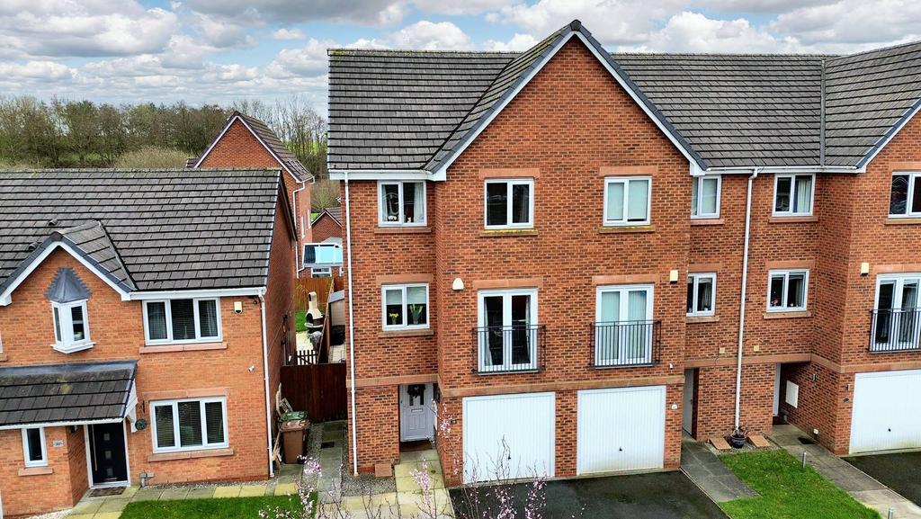 Old Elton Head Road, St. Helens, WA9 4 bed townhouse for sale £225,000