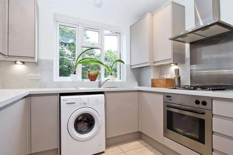 2 bedroom flat for sale, Donnefield Ave, London, Middlesex, HA8 6RJ