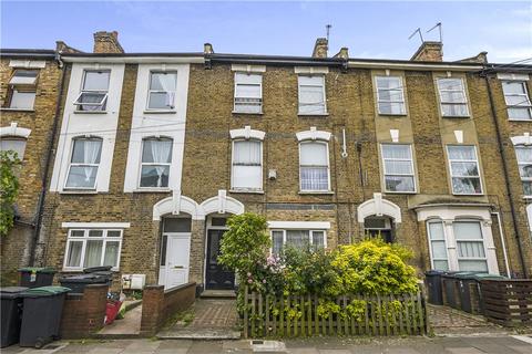 2 bedroom apartment for sale - Cedar Road, London