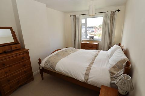 63 Goss Drive, Street, BA16 0RR