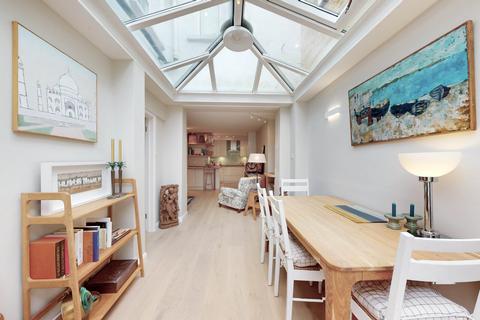 Flat 1, 8 Abbey Gardens, London, NW8 9AT