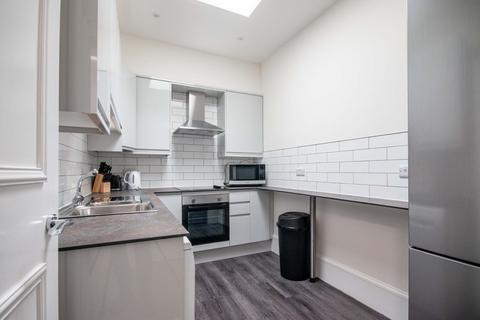 8 bedroom flat share to rent - 96P – Cameron Terrace, Edinburgh, EH16 5LD