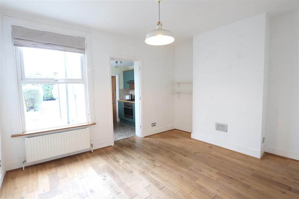 Jarvis Road, South Croydon 3 bed terraced house to rent £1,800 pcm (£415 pw)