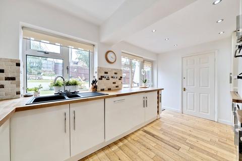 42 Caterham Drive, Coulsdon, CR5 1JH