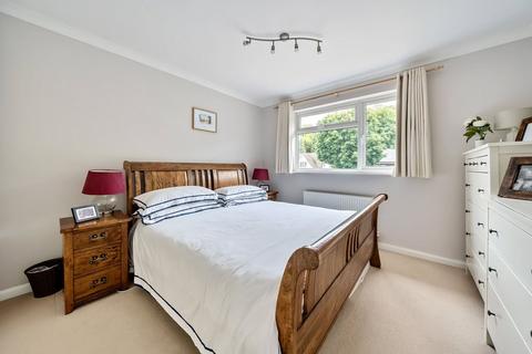 42 Caterham Drive, Coulsdon, CR5 1JH
