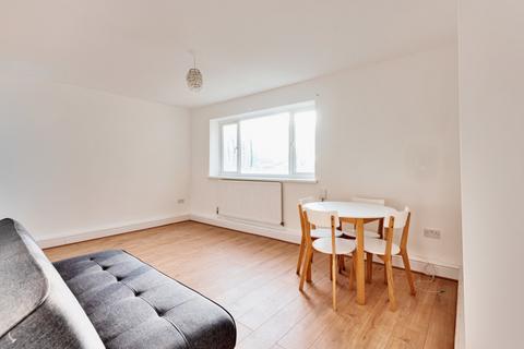 1 bedroom flat to rent - Cortis Road Putney Heath SW15