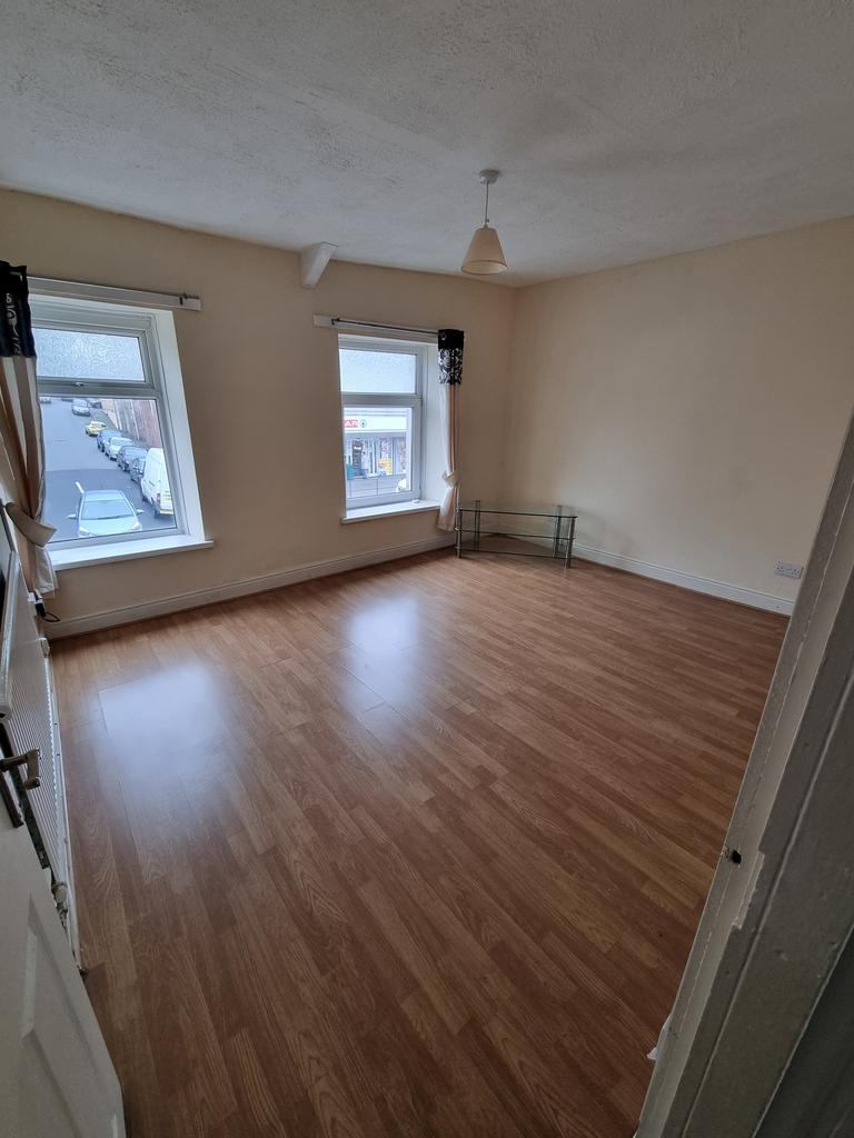 Treorchy - 2 bedroom flat to rent