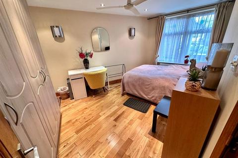 1 bedroom in a house share to rent, Regent Close, Harrow HA3