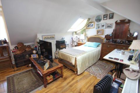 68c Heygate Avenue, Southend-on-sea, SS1 2AR
