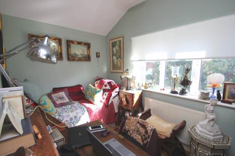 68c Heygate Avenue, Southend-on-sea, SS1 2AR