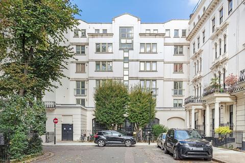 2 bedroom apartment to rent - Kensington Gardens Square Bayswater W2
