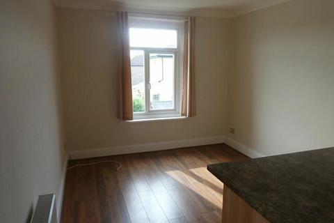 1 bedroom flat for sale, 74 North Street, Emsworth, Hampshire, PO10 7PL