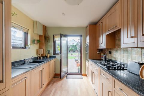 36 Cramond Park, Edinburgh, EH4 6PR
