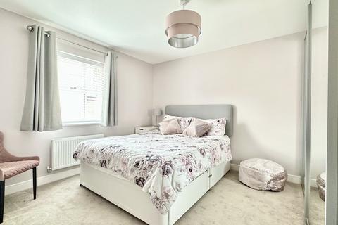 16 Elinor Vale, Castle Hill, Dartford, DA10 1BB