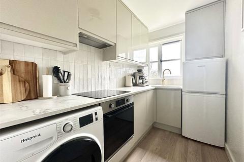 33 Cooper Close, Greenhithe, DA9 9PN