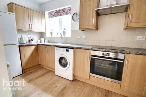 10 Howden Avenue, Skellow, Doncaster, DN6 8LJ