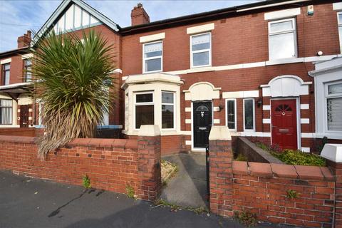 3 bedroom terraced house to rent, Yarrow Road, Chorley