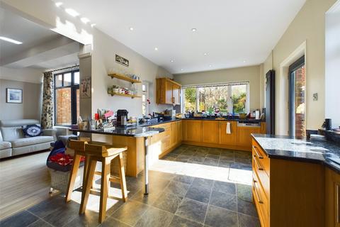 165 Finlay Road, Gloucester, GL4 6SE