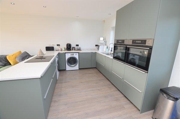 Open plan kitchen &amp; breakfast room