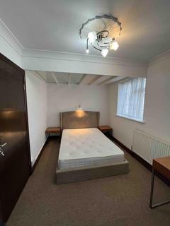 1 bedroom in a house share to rent - London, EN3