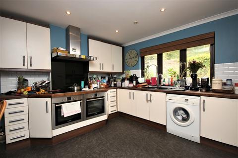 4 bedroom detached house for sale, Valley Road, St. Austell PL26