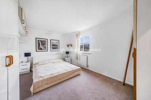 2 bedroom apartment to rent - Queen Of Denmark Court Surrey Quays SE16