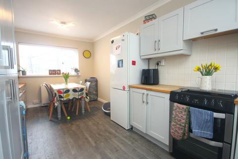 42 Higher Woodside, St Austell, PL25 5EH